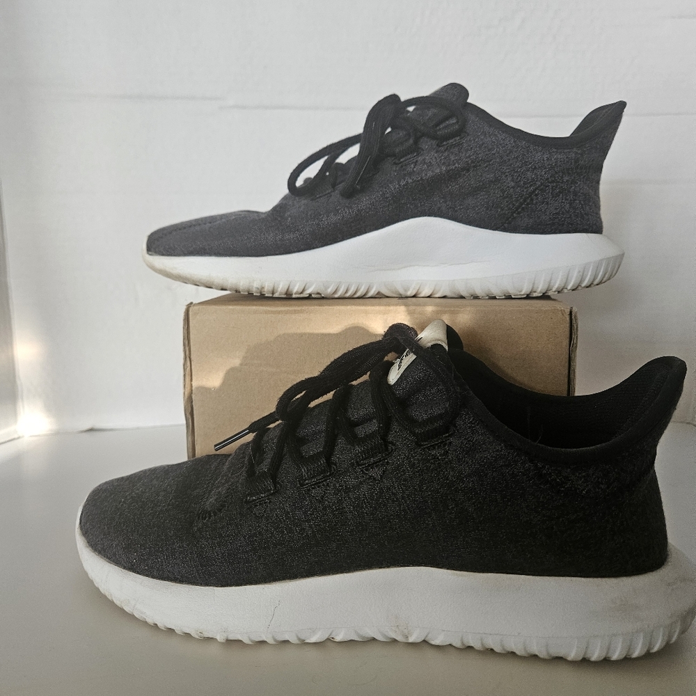 ADIDAS ORIGINALS Tubular Shadow 702001 Black/White Women's Running Sz 10 GUC